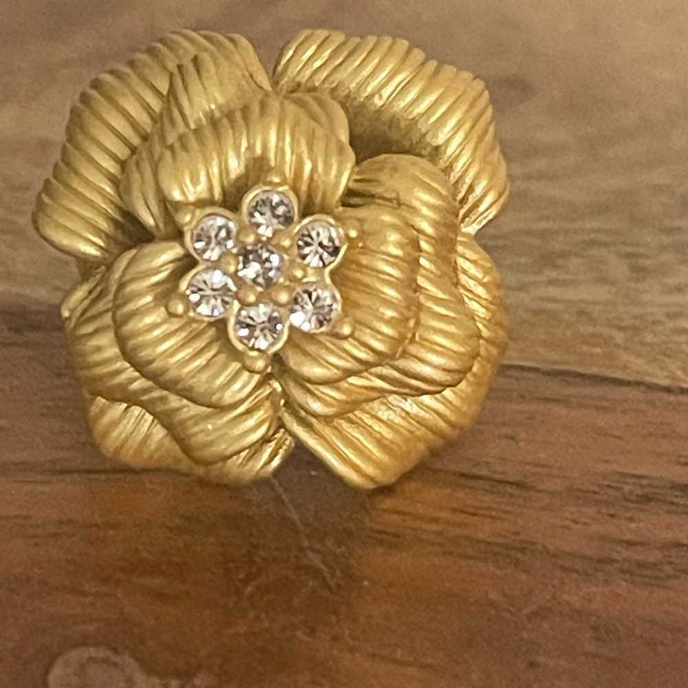 Premier Designs In Bloom antique gold flower ring